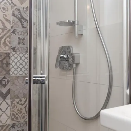 Appartement Cozy & Comfy Chodkiewicza Studio By Renters *