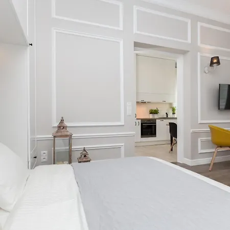 Lägenhet Cozy & Comfy Chodkiewicza Studio By Renters